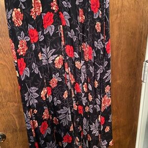 Chic Floral Maxi Skirt in Black and Red